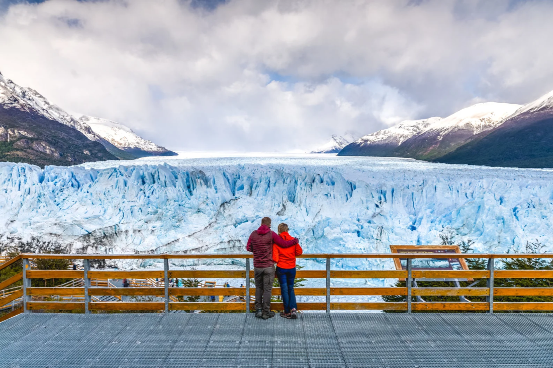 Pareja en el glaciar Perito Moreno